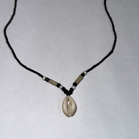 African beaded necklace made in Africa - Picture 3 of 8